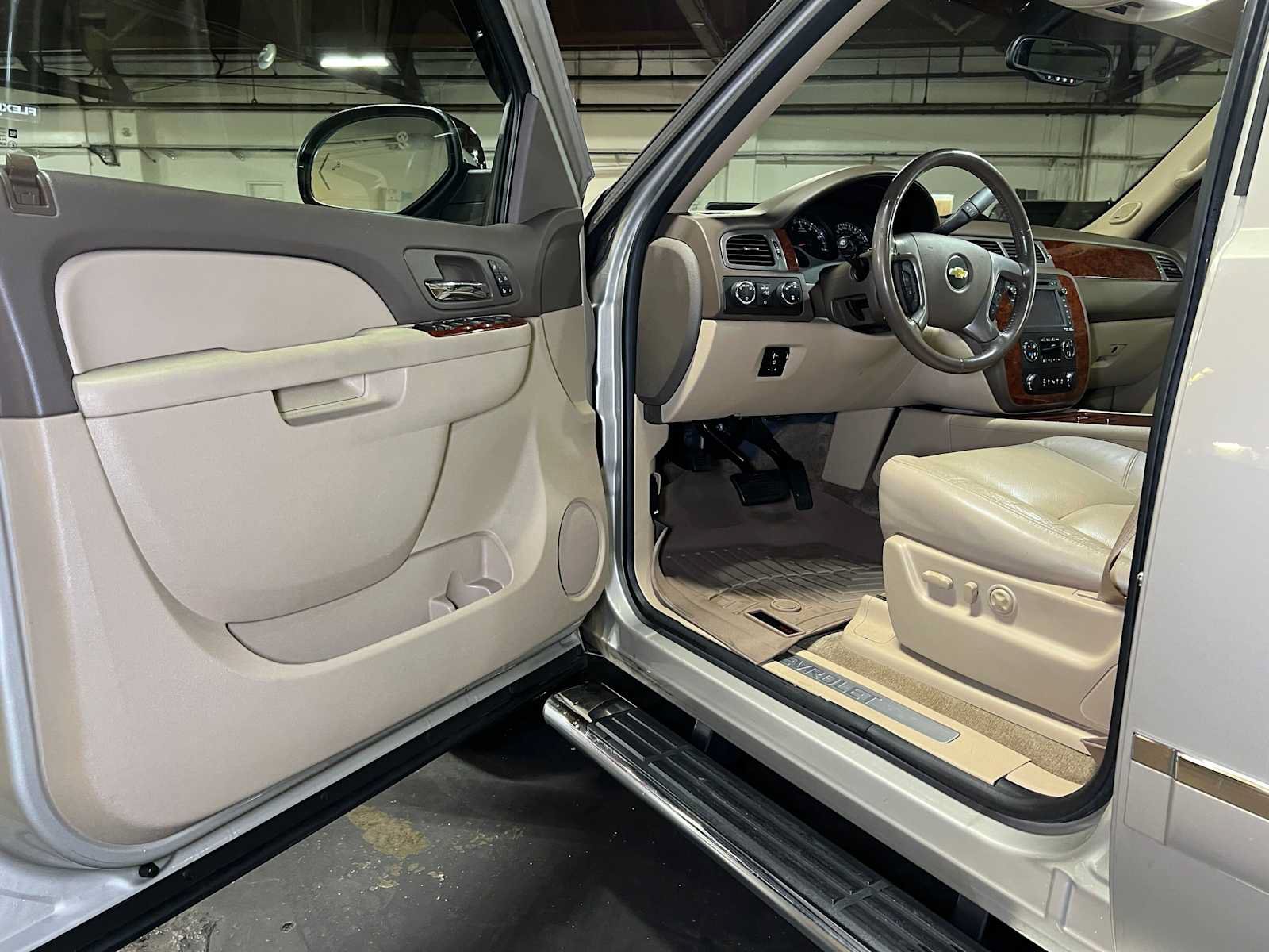Used 2014 Chevrolet Tahoe LTZ AWD/4WD image 20