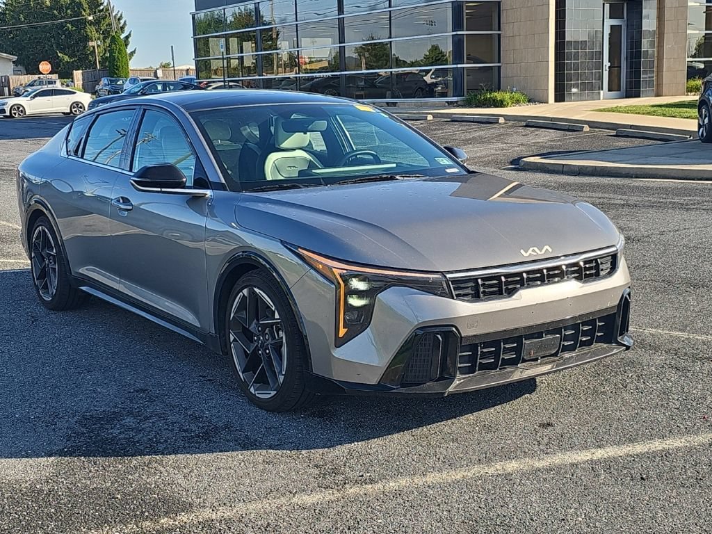 Used 2025 Kia K4 GT-Line w/ GT-Line Premium Package FWD image 1