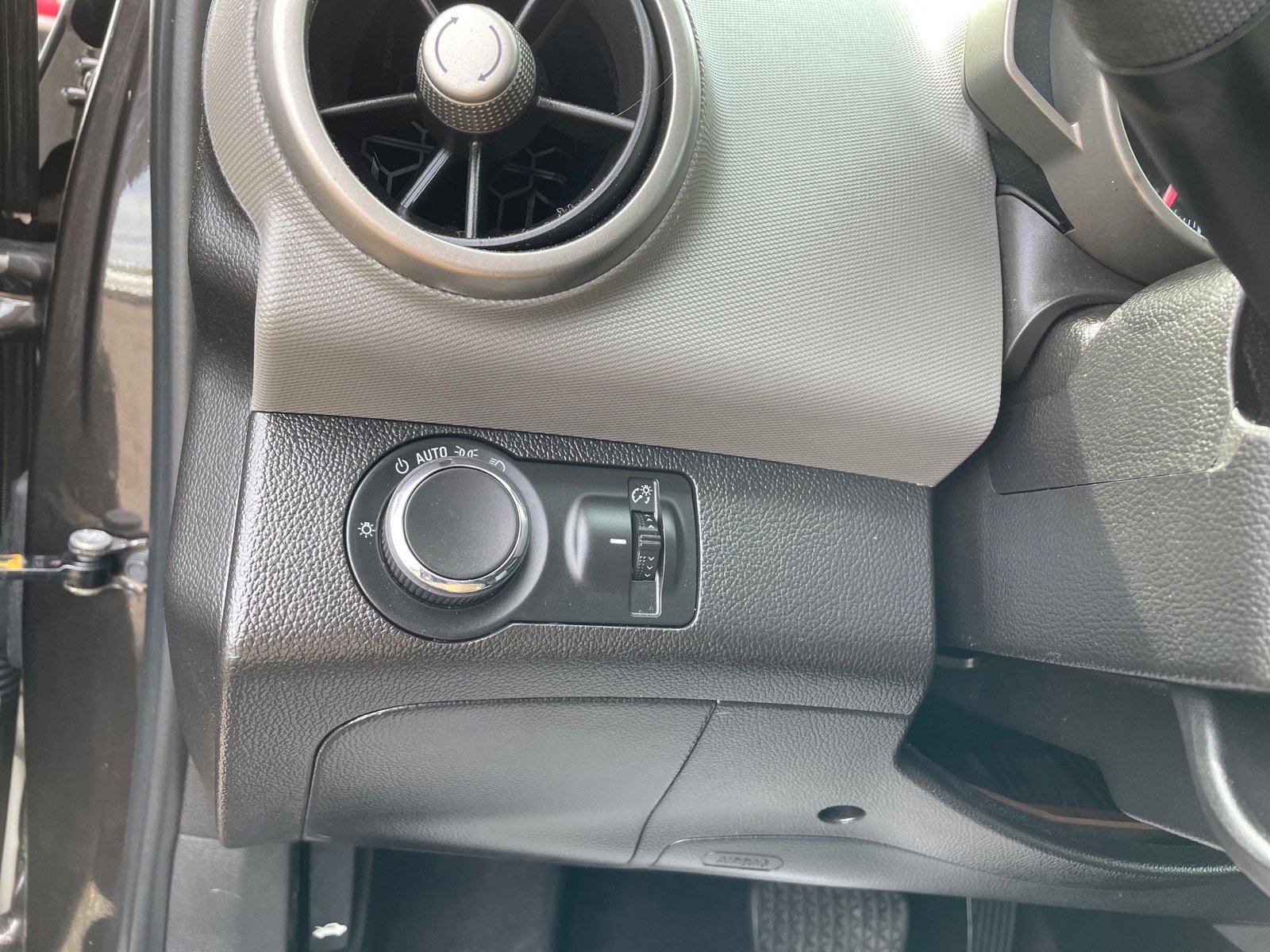 Used 2016 Chevrolet Sonic LT image 12