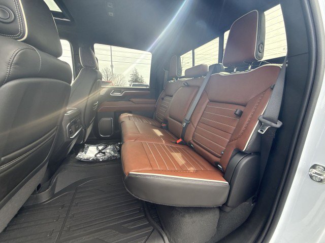 New 2026 GMC Sierra 2500 Denali Ultimate w/ LPO, Black Badging Package image 23