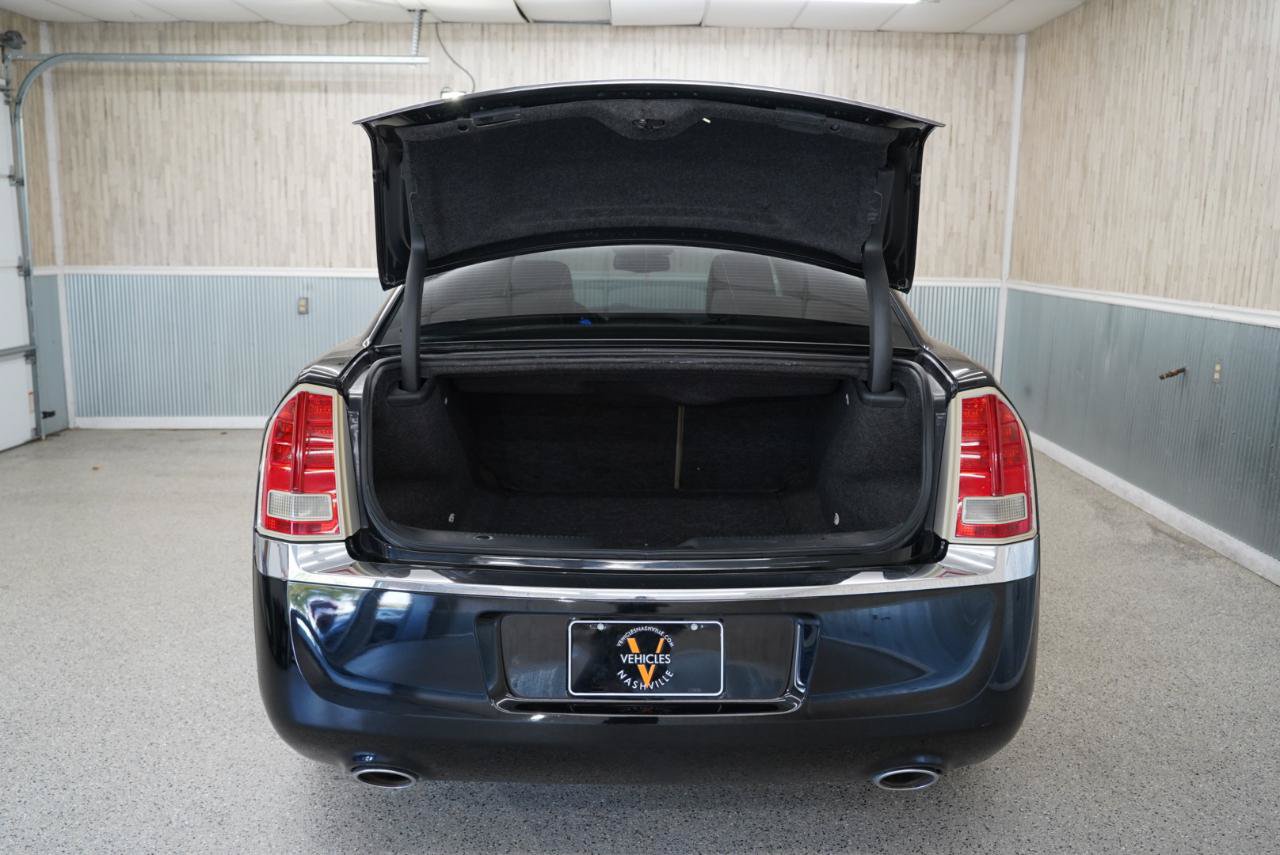 Used 2011 Chrysler 300 Limited RWD image 35