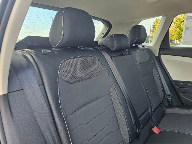 New 2027 Volkswagen Taos SE AWD/4WD image 14