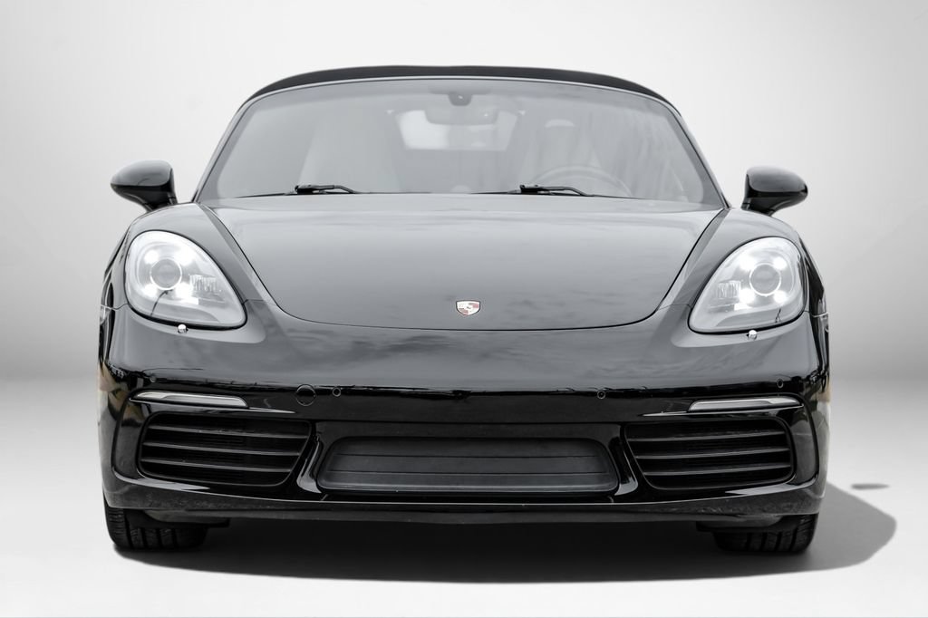 Used 2018 Porsche 718 Boxster S RWD image 4