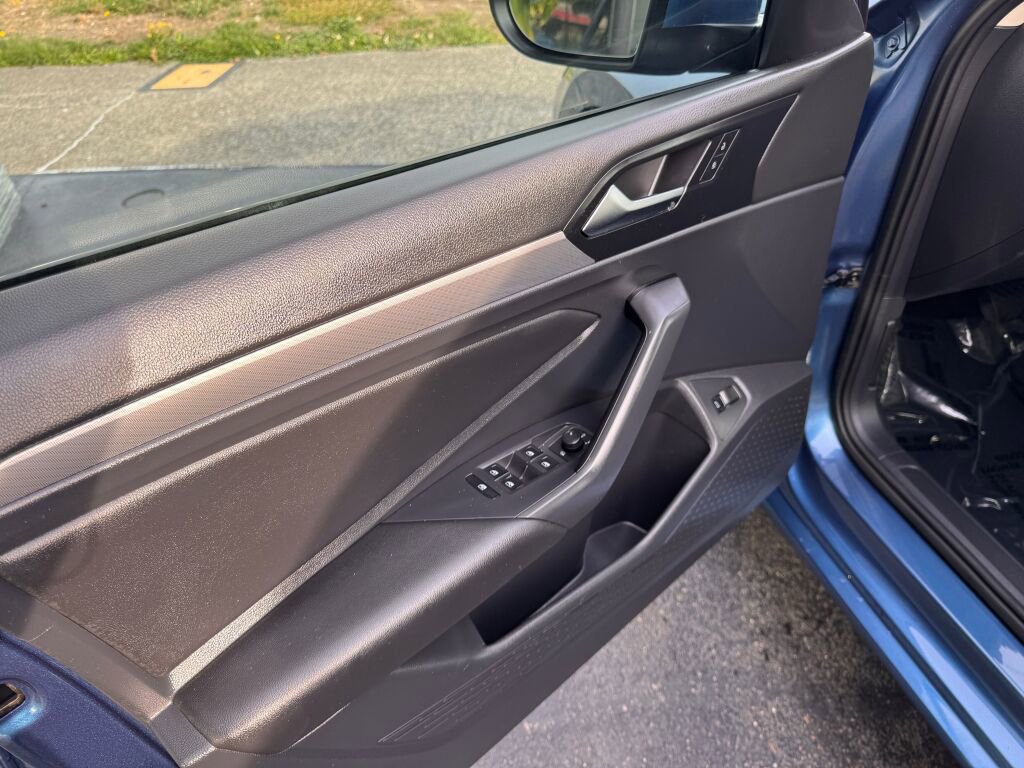 Used 2019 Volkswagen Jetta SE image 24