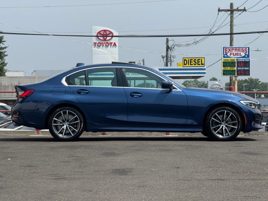 Used 2021 BMW 330i xDrive w/ Driver Assist w/ Premium Package AWD/4WD image 4