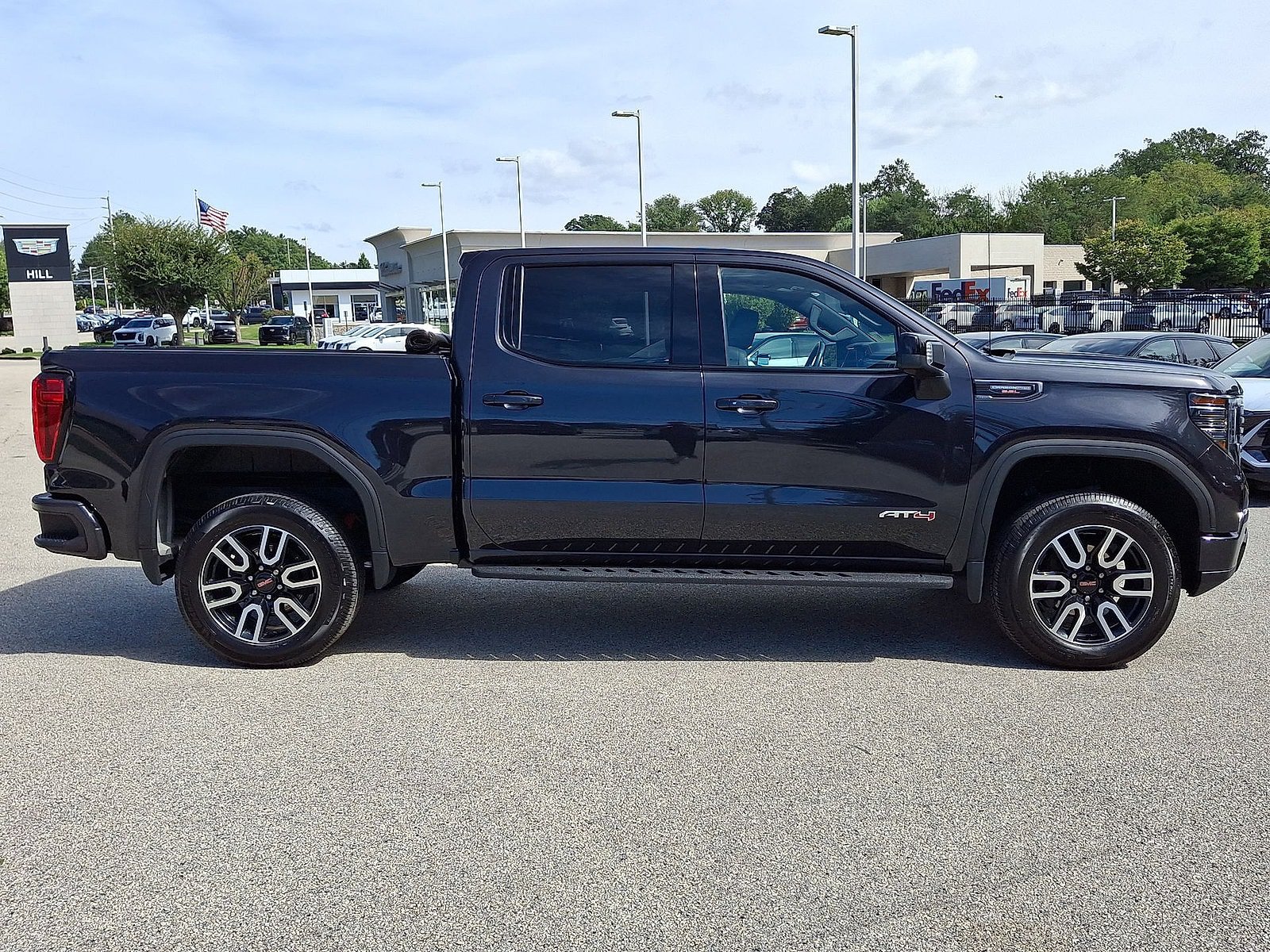 Used 2023 GMC Sierra 1500 AT4 w/ AT4 Premium Package AWD/4WD image 26