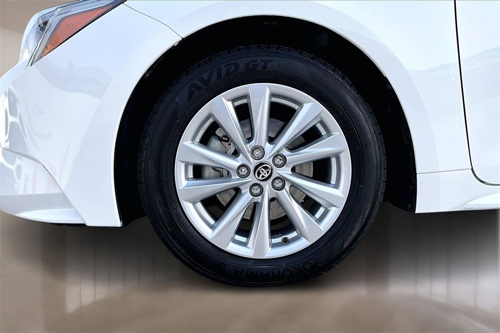 Used 2025 Toyota Corolla LE w/ LE Premium Package image 32