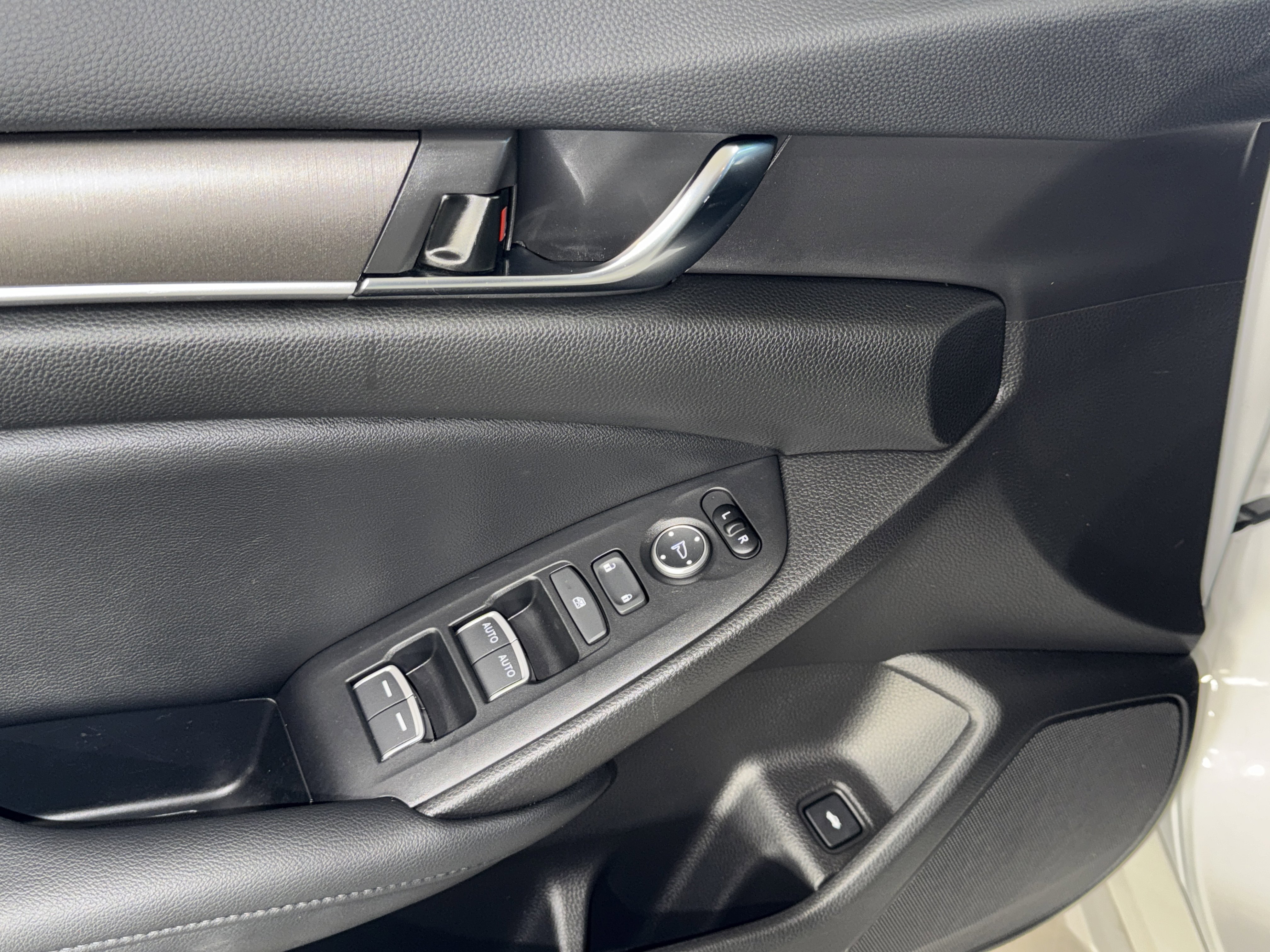 Used 2021 Honda Accord LX image 17