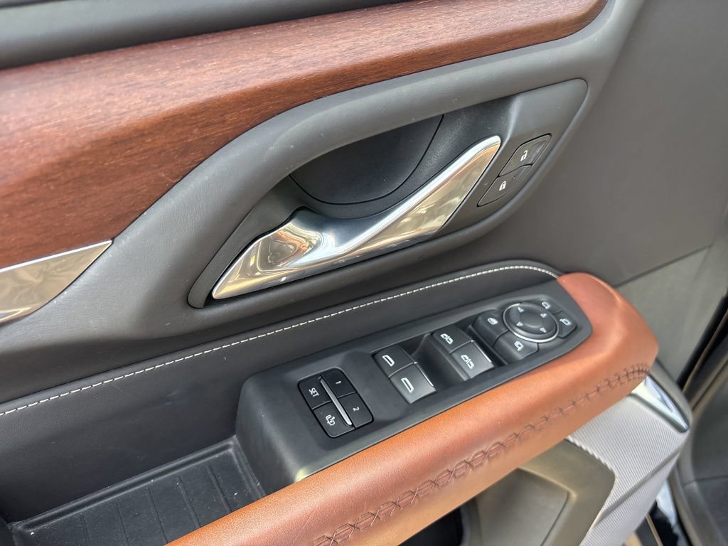 Used 2023 GMC Yukon Denali Ultimate w/ LPO, Floor Liner Package AWD/4WD image 25