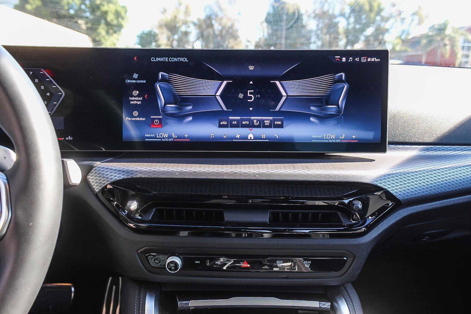 Used 2025 BMW M240i xDrive Coupe image 13