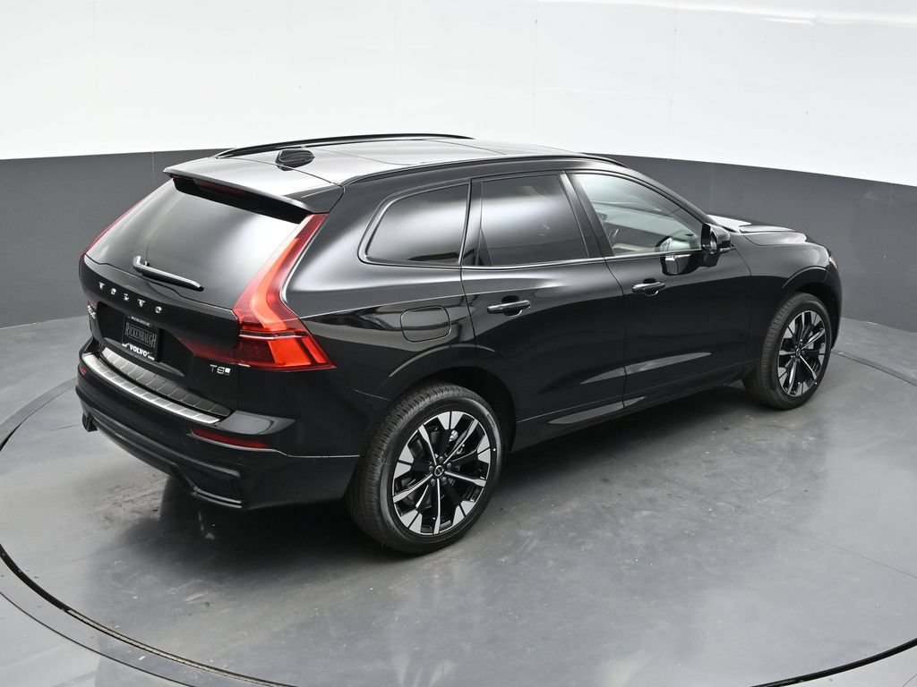 New 2026 Volvo XC60 T8 Plus w/ Climate Package PRO AWD/4WD image 33