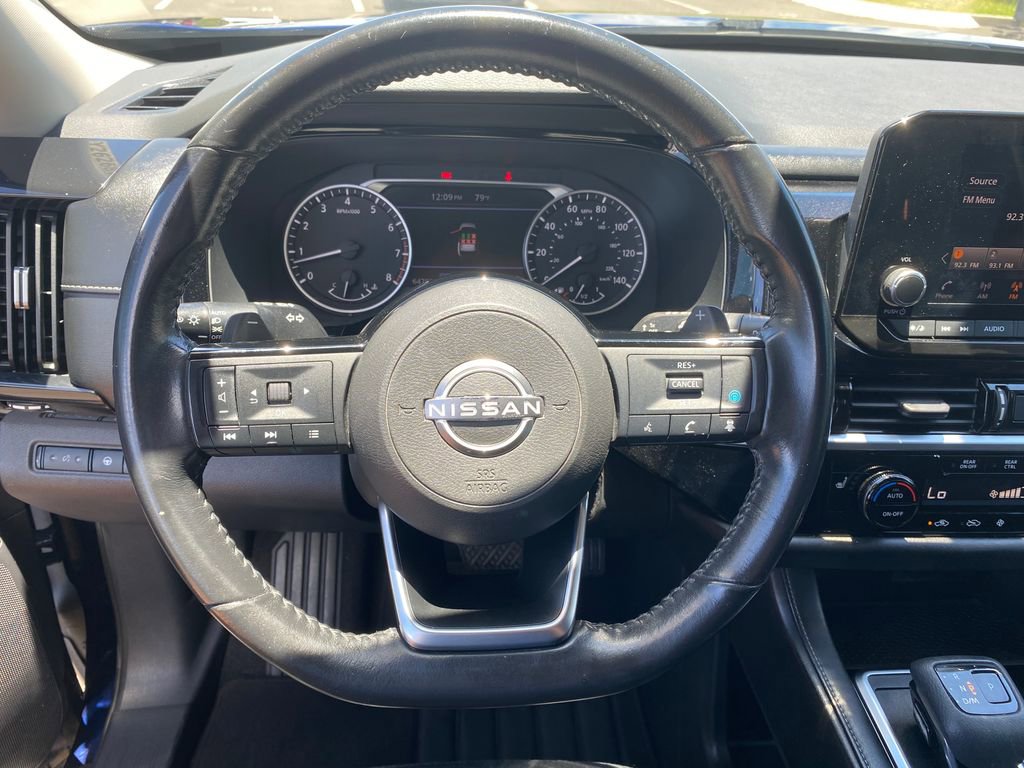 Used 2022 Nissan Pathfinder SV FWD image 14