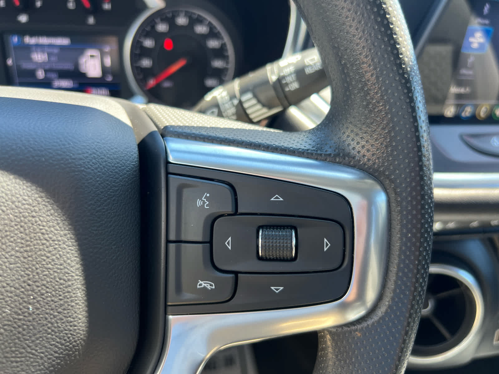 Used 2022 Chevrolet Blazer LT FWD image 17