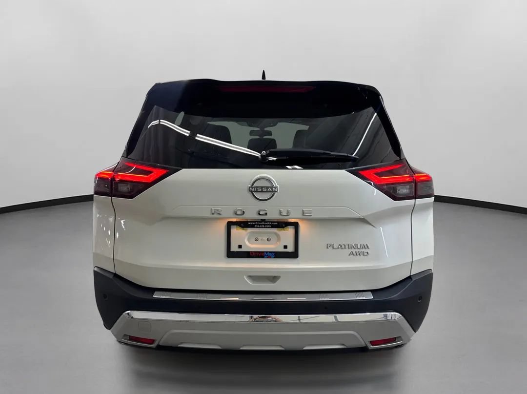 Used 2022 Nissan Rogue Platinum w/ Head-Up Display Package AWD/4WD image 8