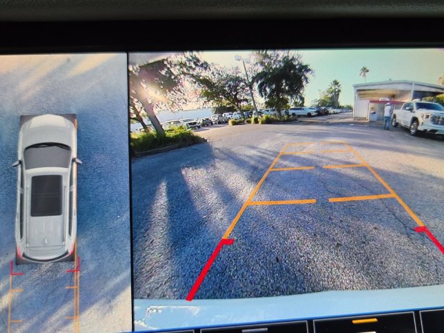 Certified 2025 Cadillac XT6 Premium Luxury w/ Technology Package FWD image 16