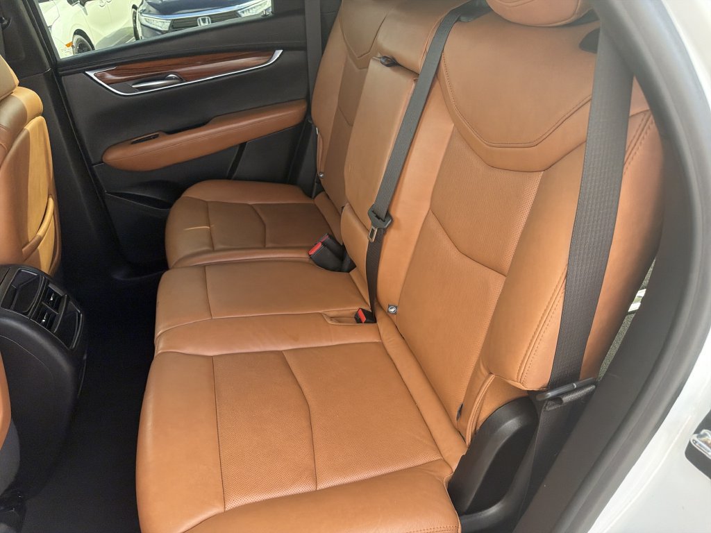 Used 2020 Cadillac XT5 Premium Luxury FWD image 12