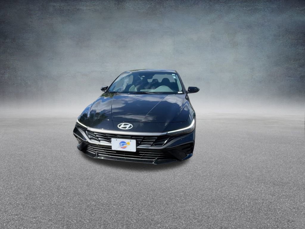Used 2025 Hyundai Elantra Sport image 6
