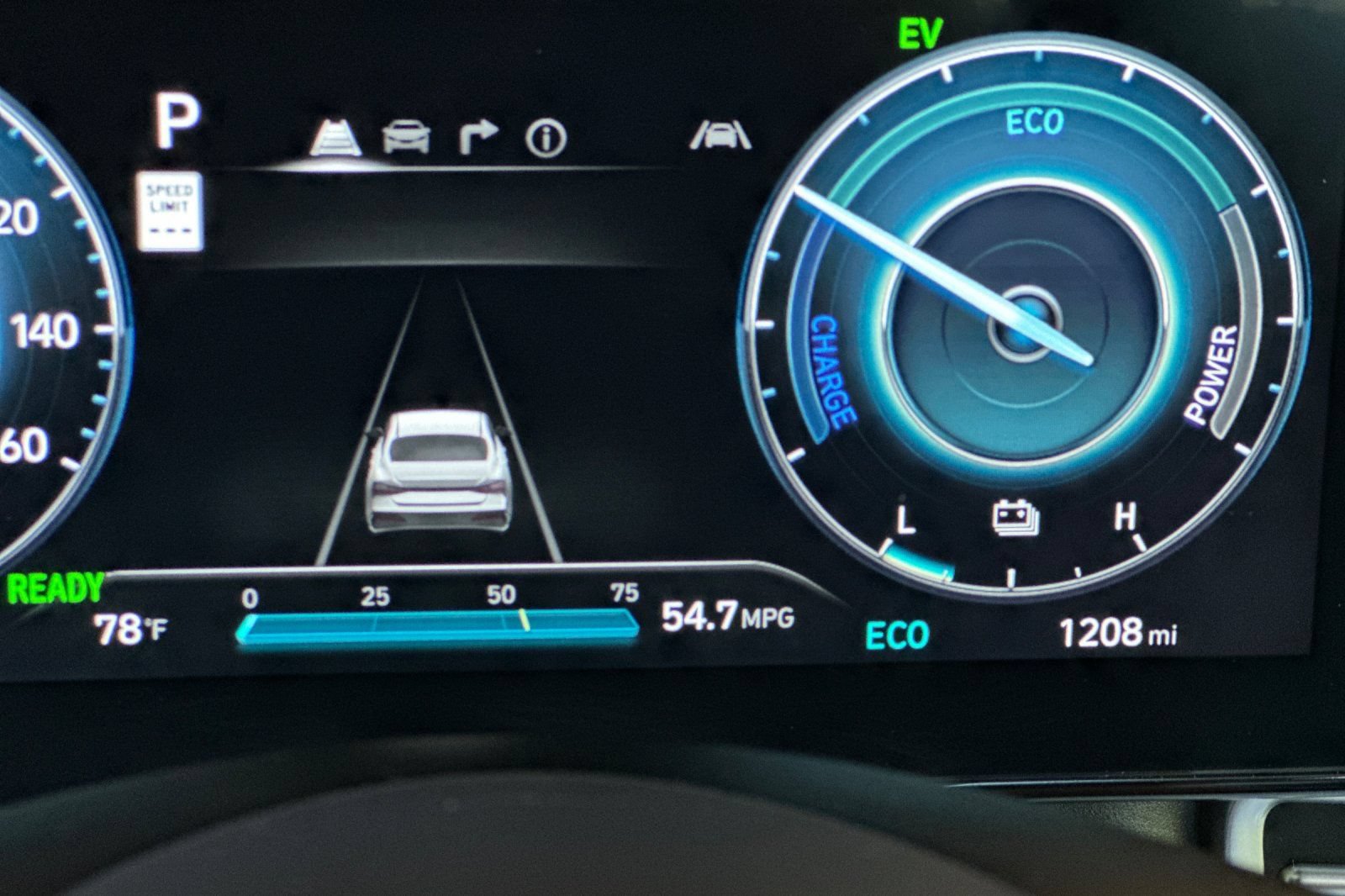 Used 2025 Hyundai Elantra Limited FWD image 35