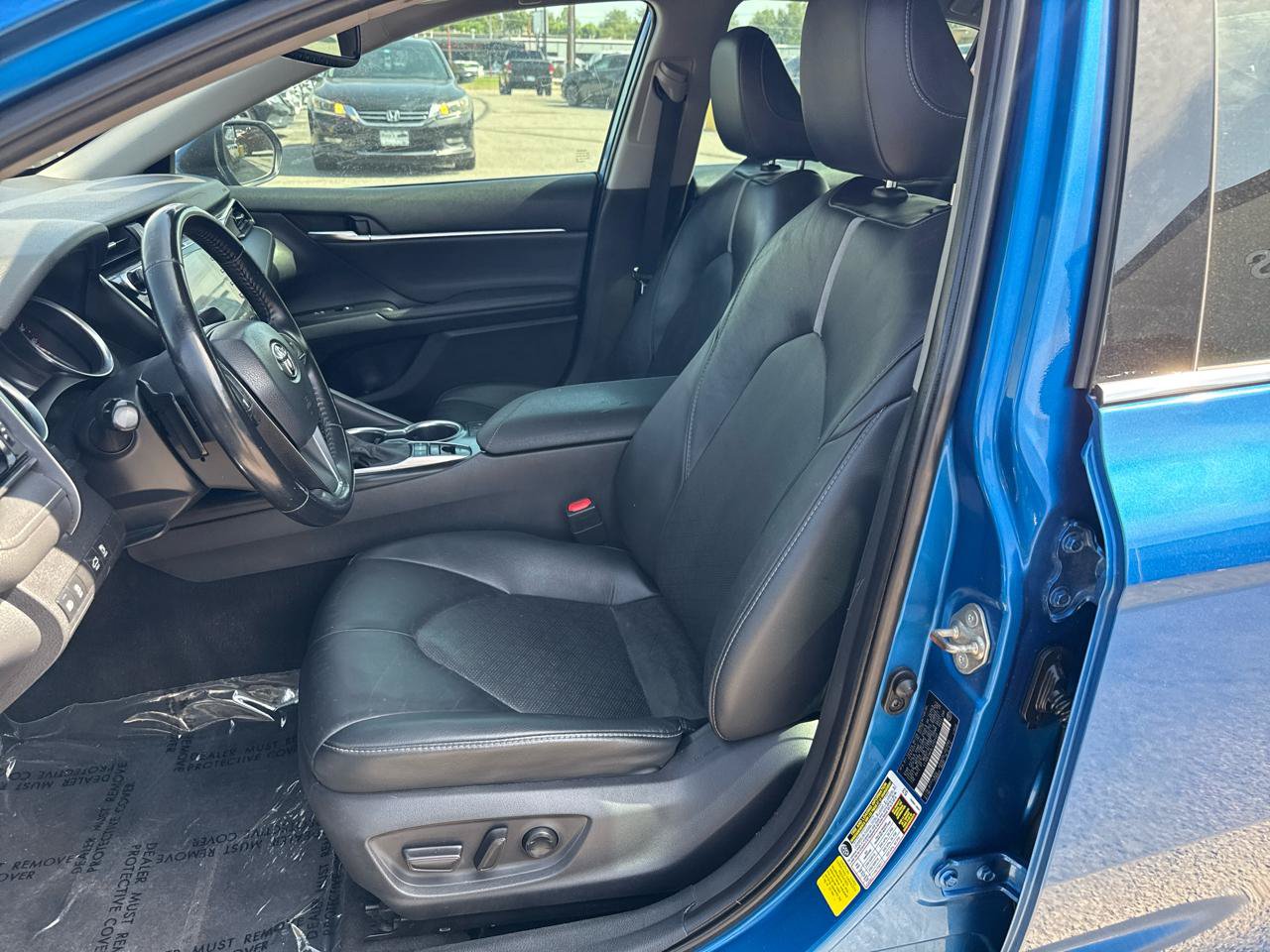 Used 2020 Toyota Camry XSE FWD image 9