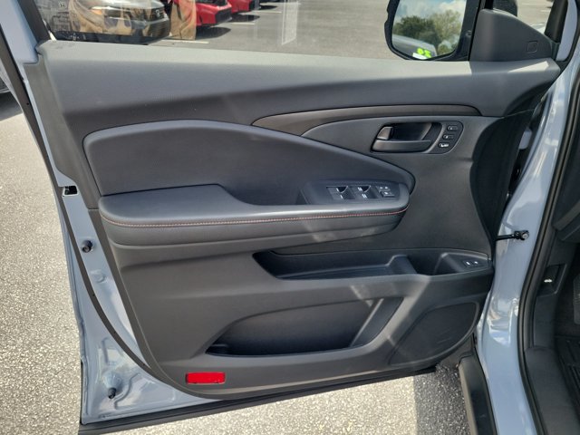 Certified 2025 Honda Passport TrailSport image 17