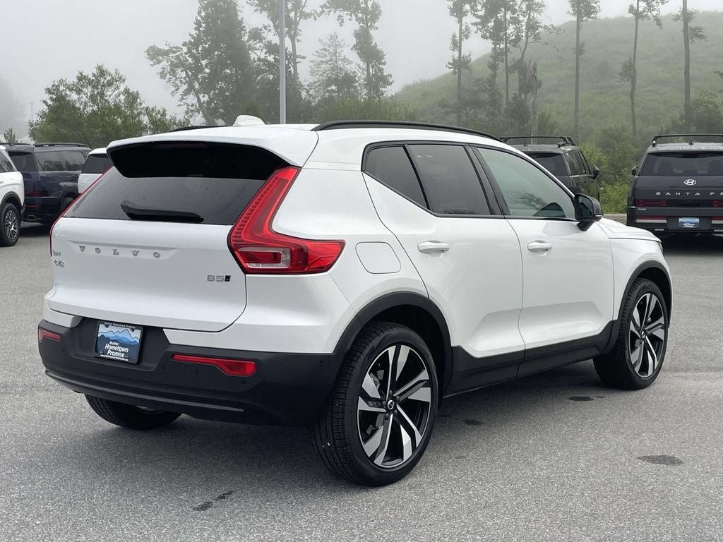 New 2026 Volvo XC40 B5 Plus w/ Climate Package AWD/4WD image 28