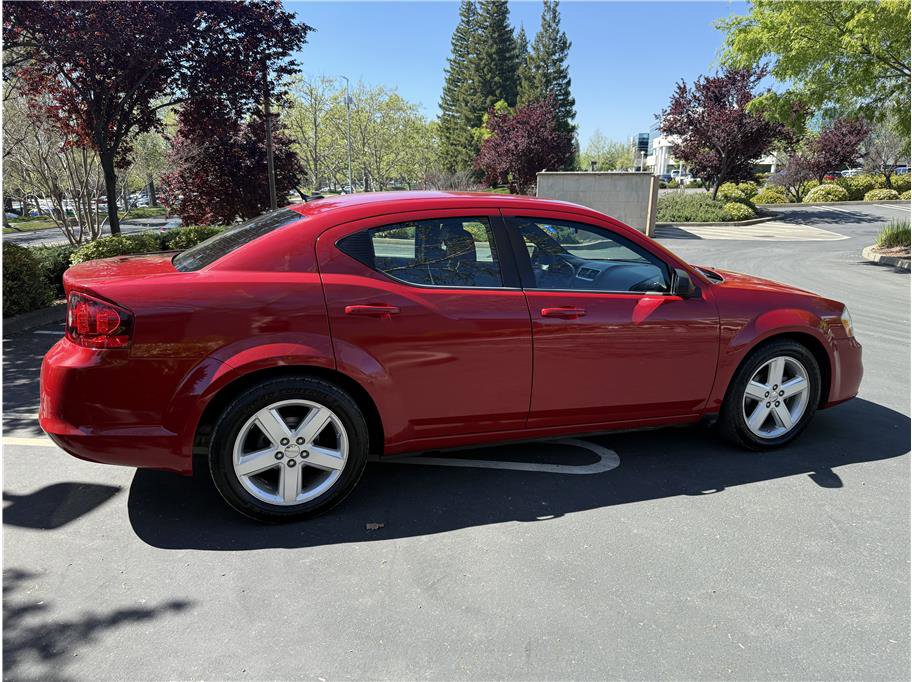 Used 2013 Dodge Avenger SE image 8
