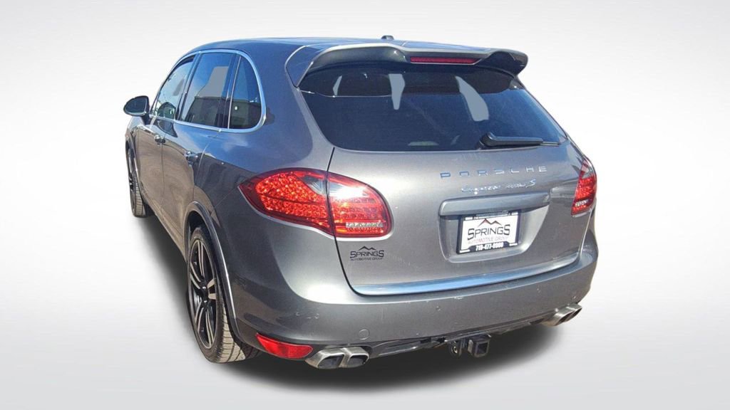 Used 2014 Porsche Cayenne Turbo image 6