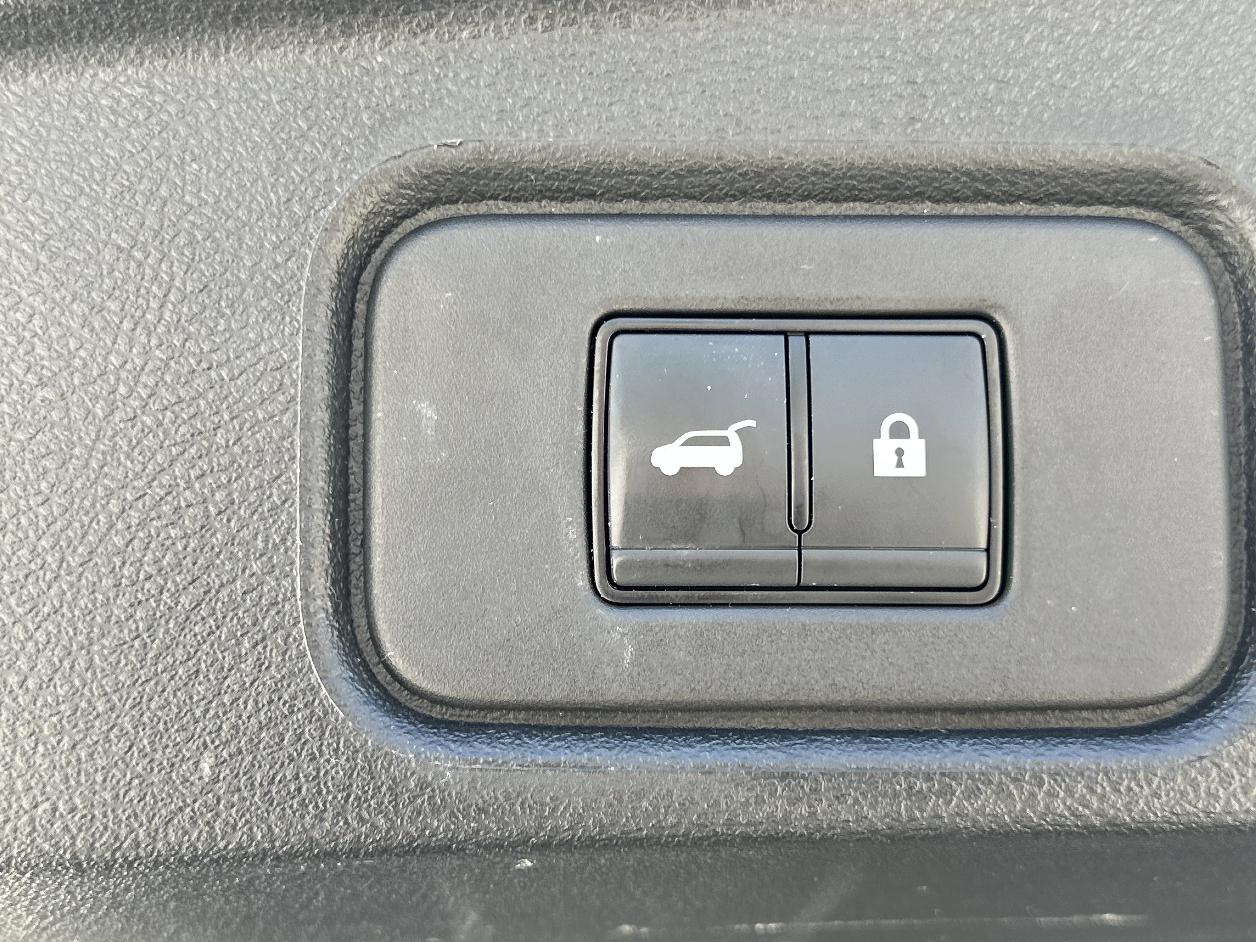 Used 2023 Nissan Pathfinder SL w/ Lighting Package (N92) AWD/4WD image 19