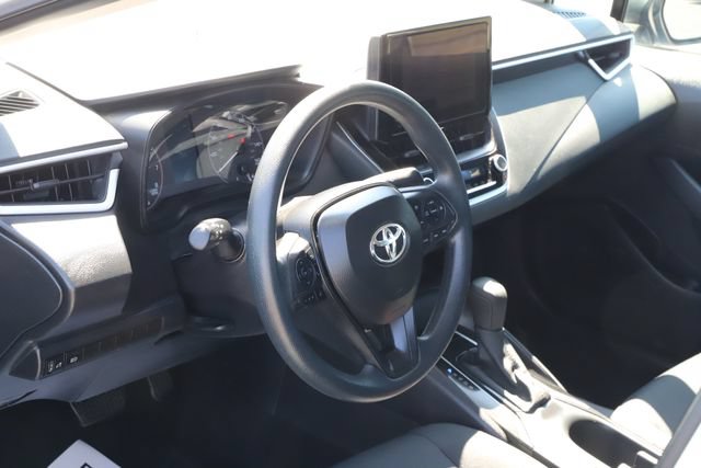 Used 2025 Toyota Corolla LE FWD image 10