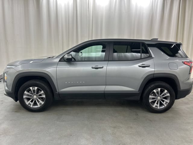 Used 2025 Chevrolet Equinox LT AWD/4WD image 3