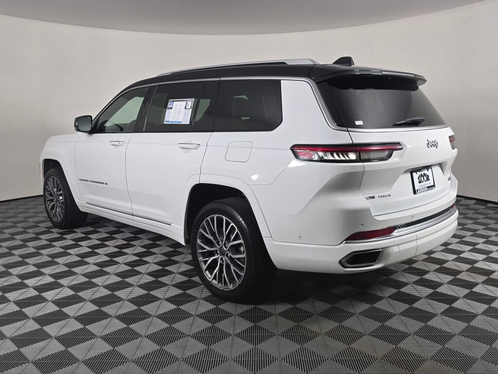 Used 2023 Jeep Grand Cherokee L Summit AWD/4WD image 5