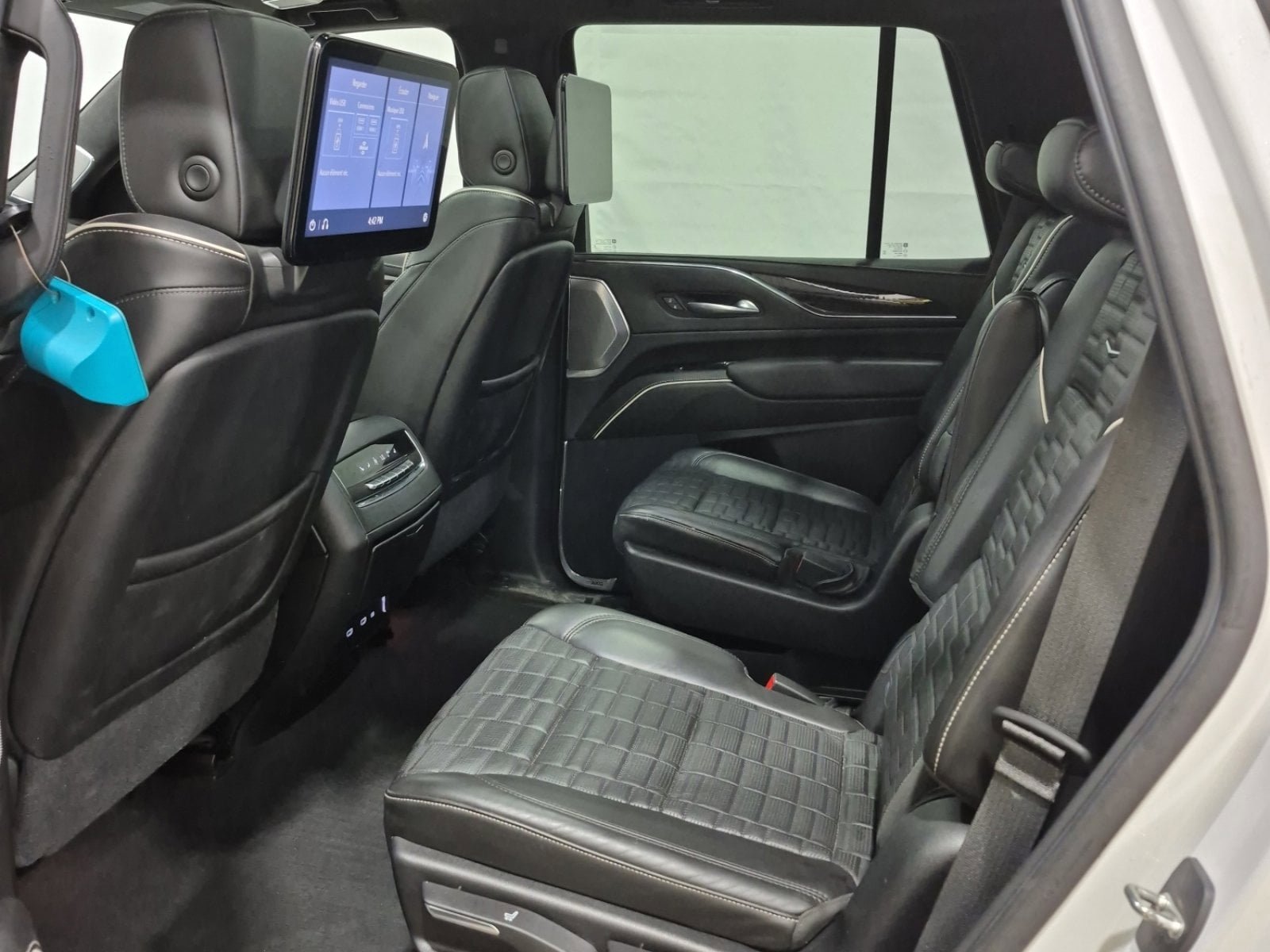 Used 2021 Cadillac Escalade Sport Platinum w/ Heavy-Duty Trailer Package AWD/4WD image 14