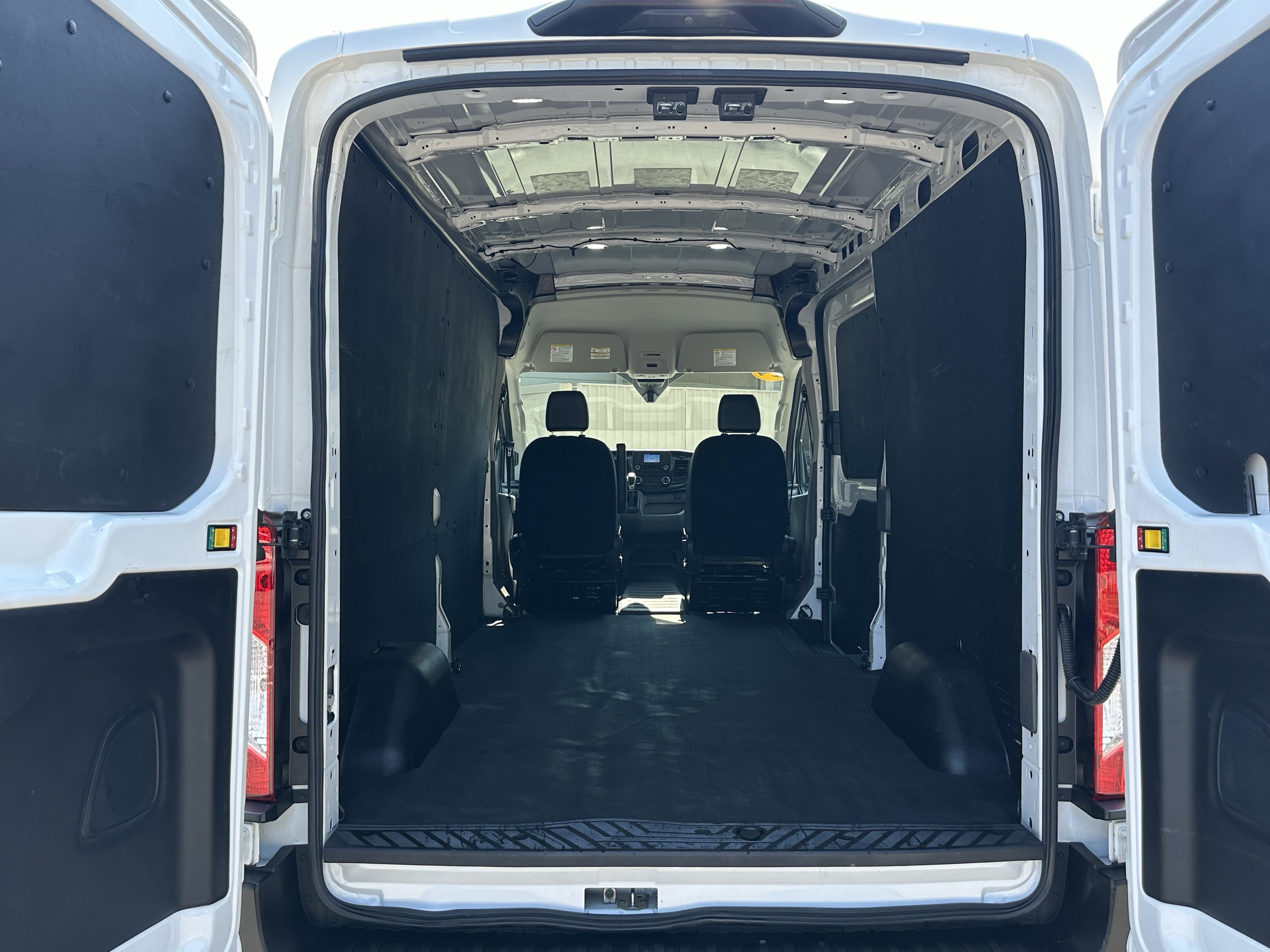 Used 2024 Ford Transit 250 148 Medium Roof w/ Load Area Protection Package RWD image 18
