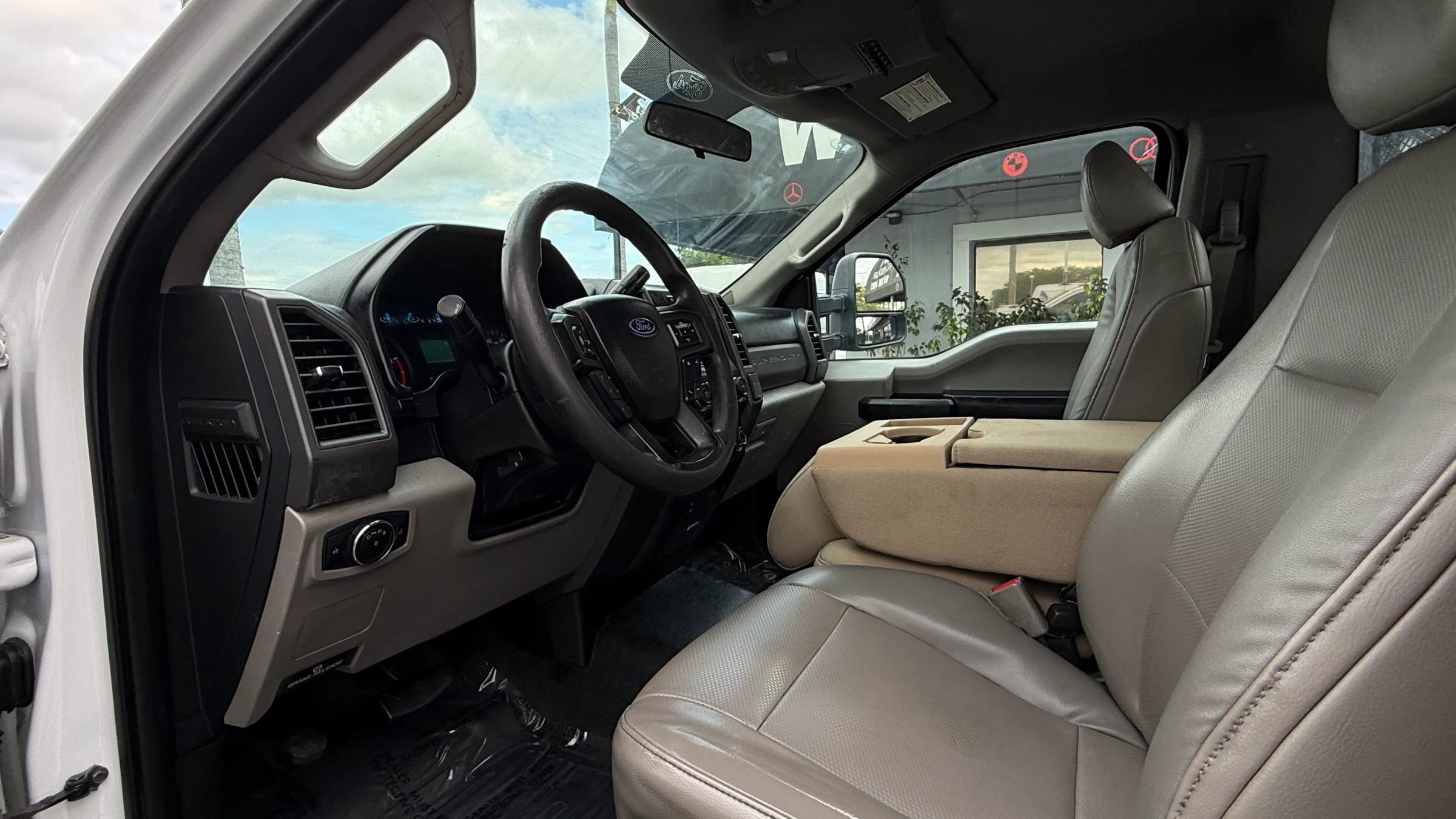 Used 2017 Ford F550 2WD Regular Cab Super Duty image 11