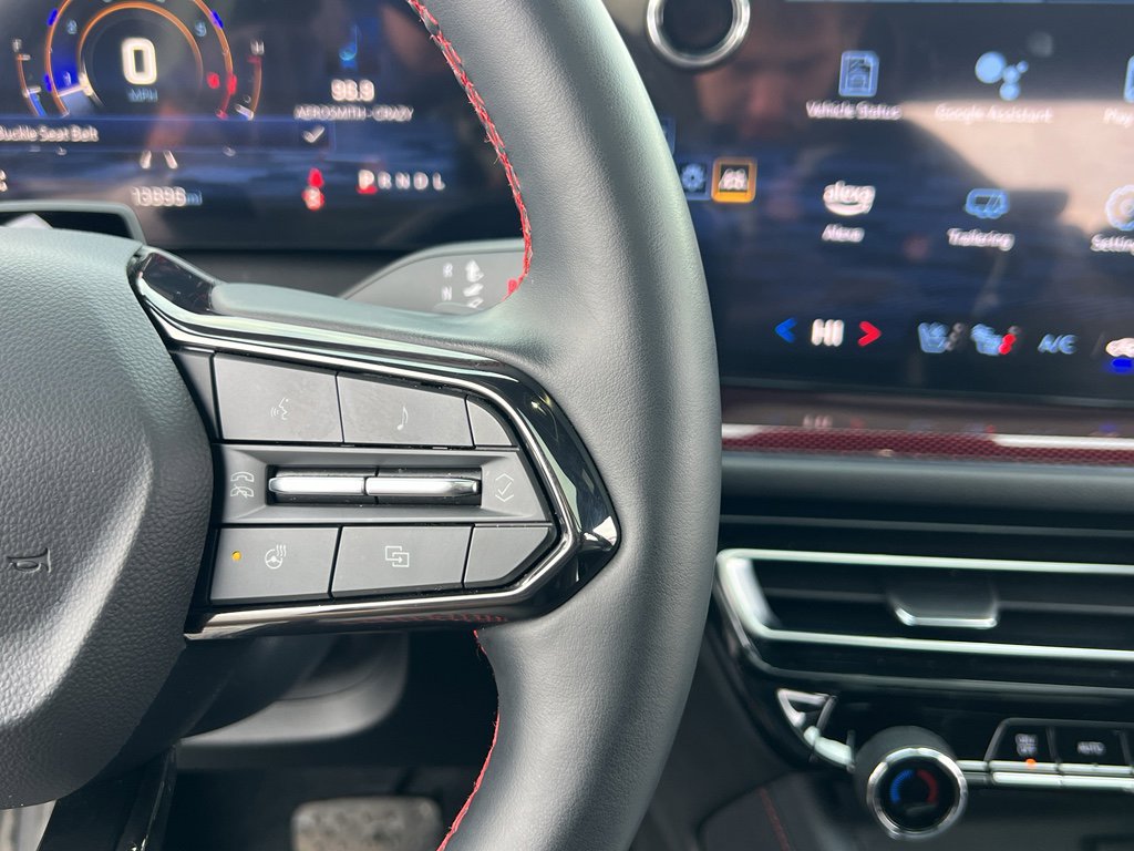 Used 2024 Chevrolet Traverse RS AWD/4WD image 35