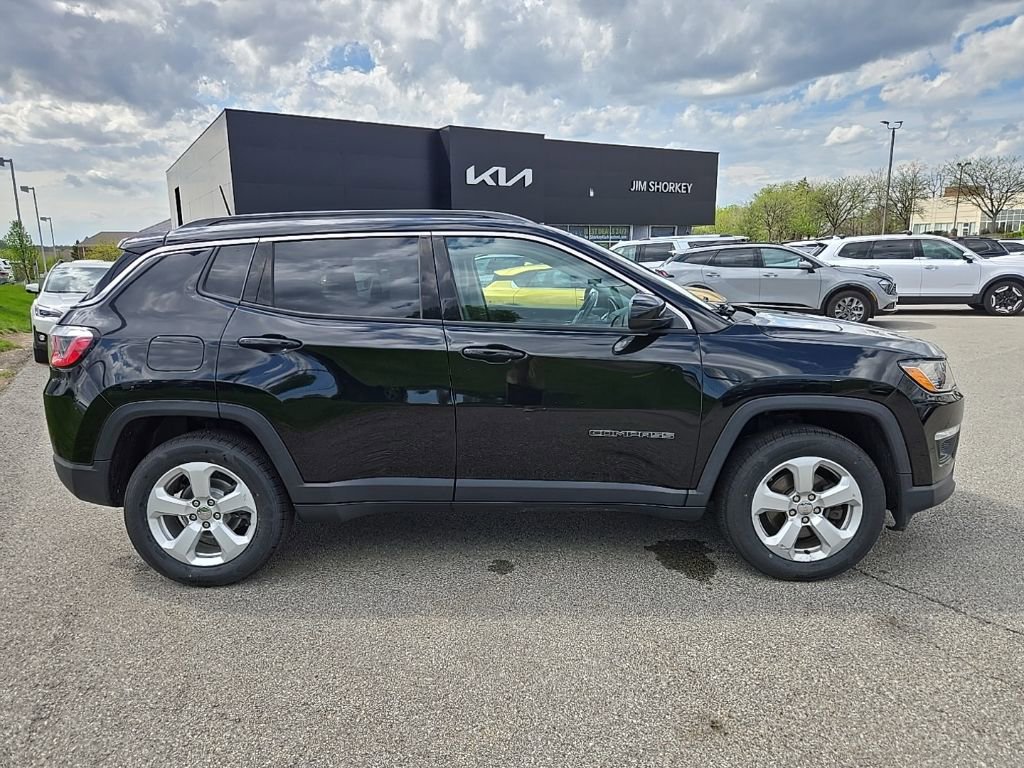 Used 2019 Jeep Compass Latitude w/ Popular Equipment Group AWD/4WD image 2