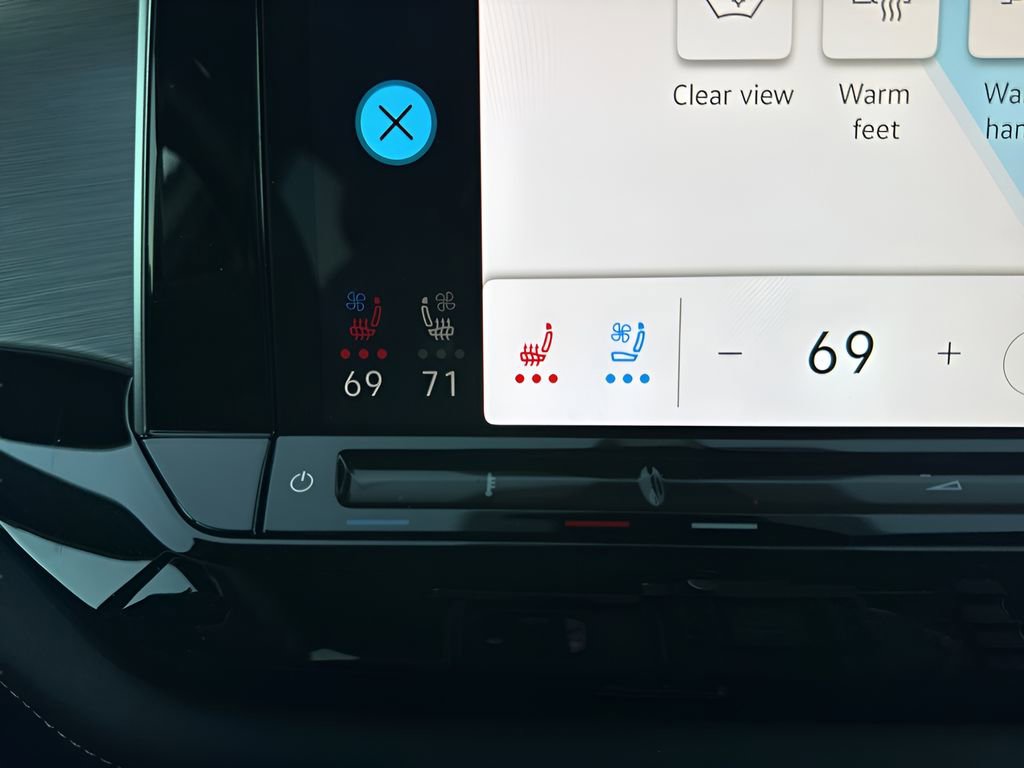 Used 2025 Volkswagen Atlas Cross Sport SE image 20