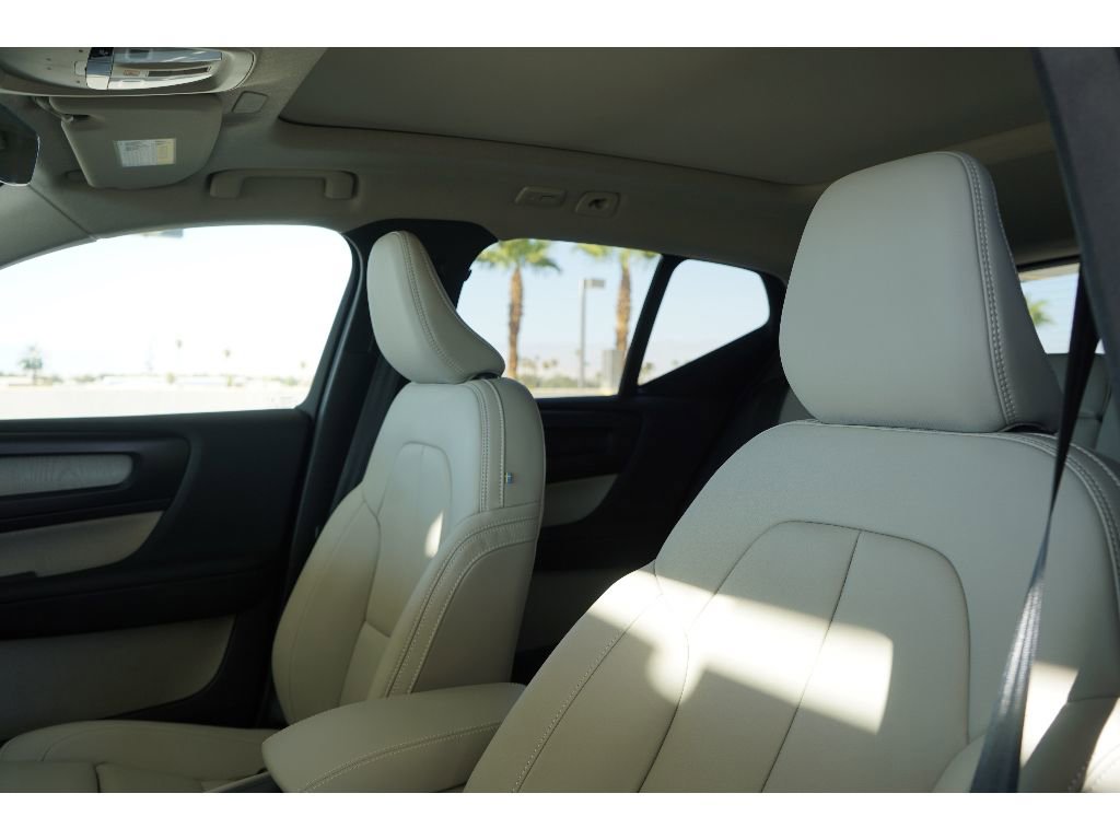 New 2026 Volvo XC40 B5 Ultra w/ Climate Package image 18