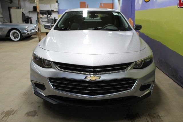 Used 2016 Chevrolet Malibu LS FWD image 2