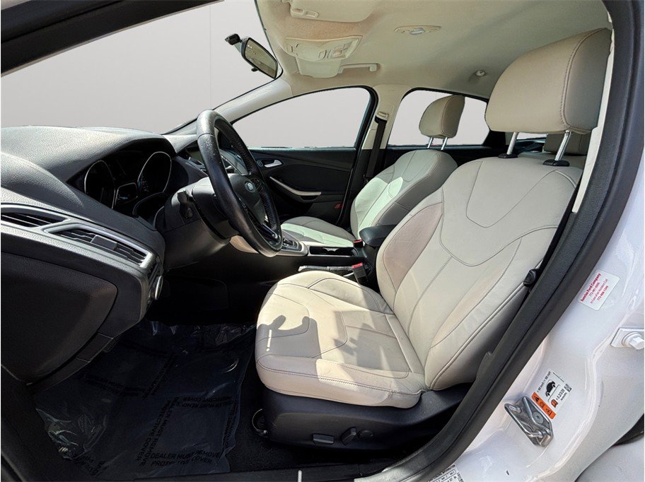 Used 2015 Ford Focus Titanium FWD image 2