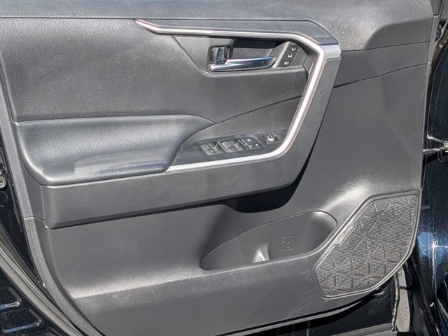 Used 2022 Toyota RAV4 XLE Premium FWD image 10