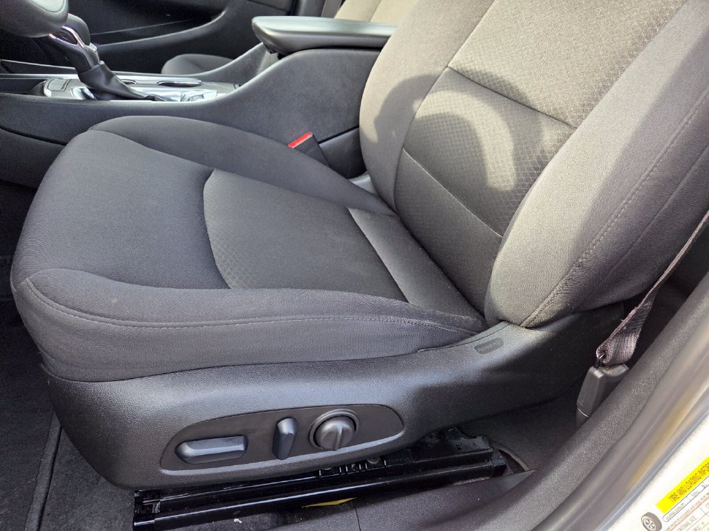 Used 2025 Chevrolet Malibu LT FWD image 10