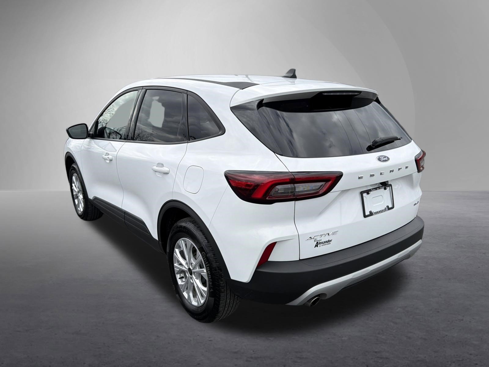 Used 2025 Ford Escape Active AWD/4WD image 2