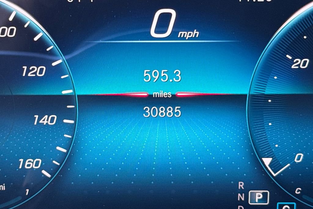 Used 2021 Mercedes-Benz GLB 250 4MATIC image 23