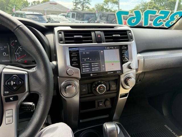 Used 2020 Toyota 4Runner SR5 Premium w/ Moonroof Package AWD/4WD image 15