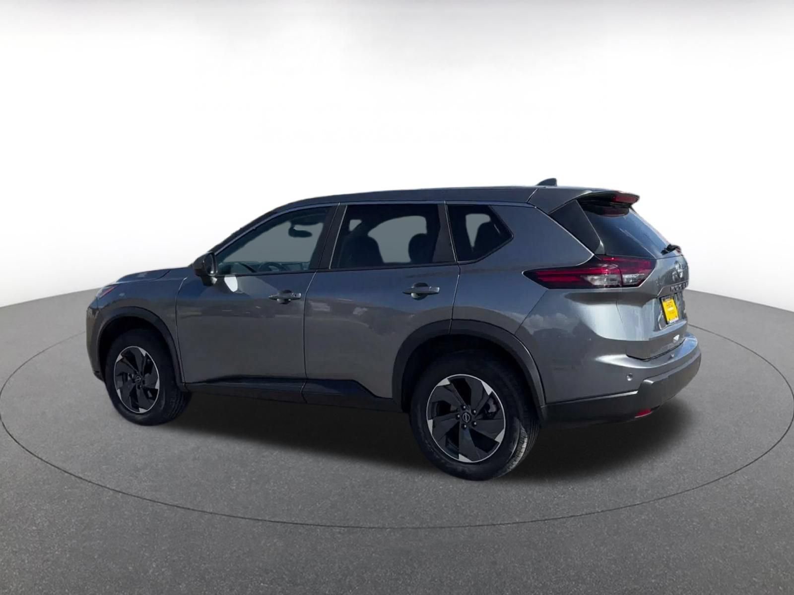 Used 2025 Nissan Rogue SV AWD/4WD image 9