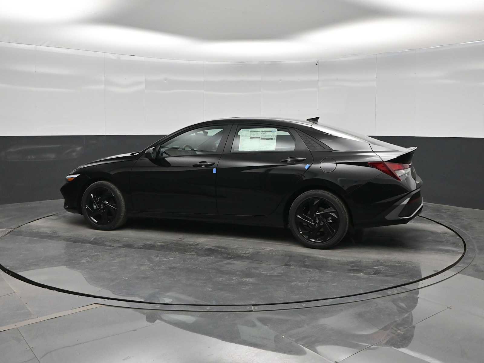 New 2026 Hyundai Elantra SEL Sport FWD image 5
