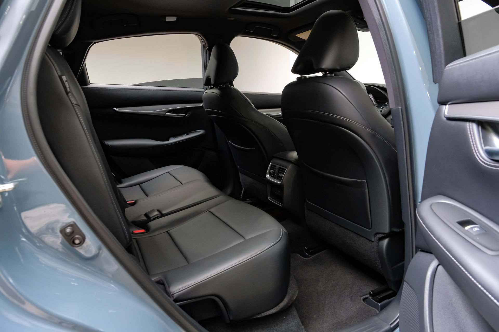 Used 2023 INFINITI QX55 Luxe w/ Cargo Package AWD/4WD image 39