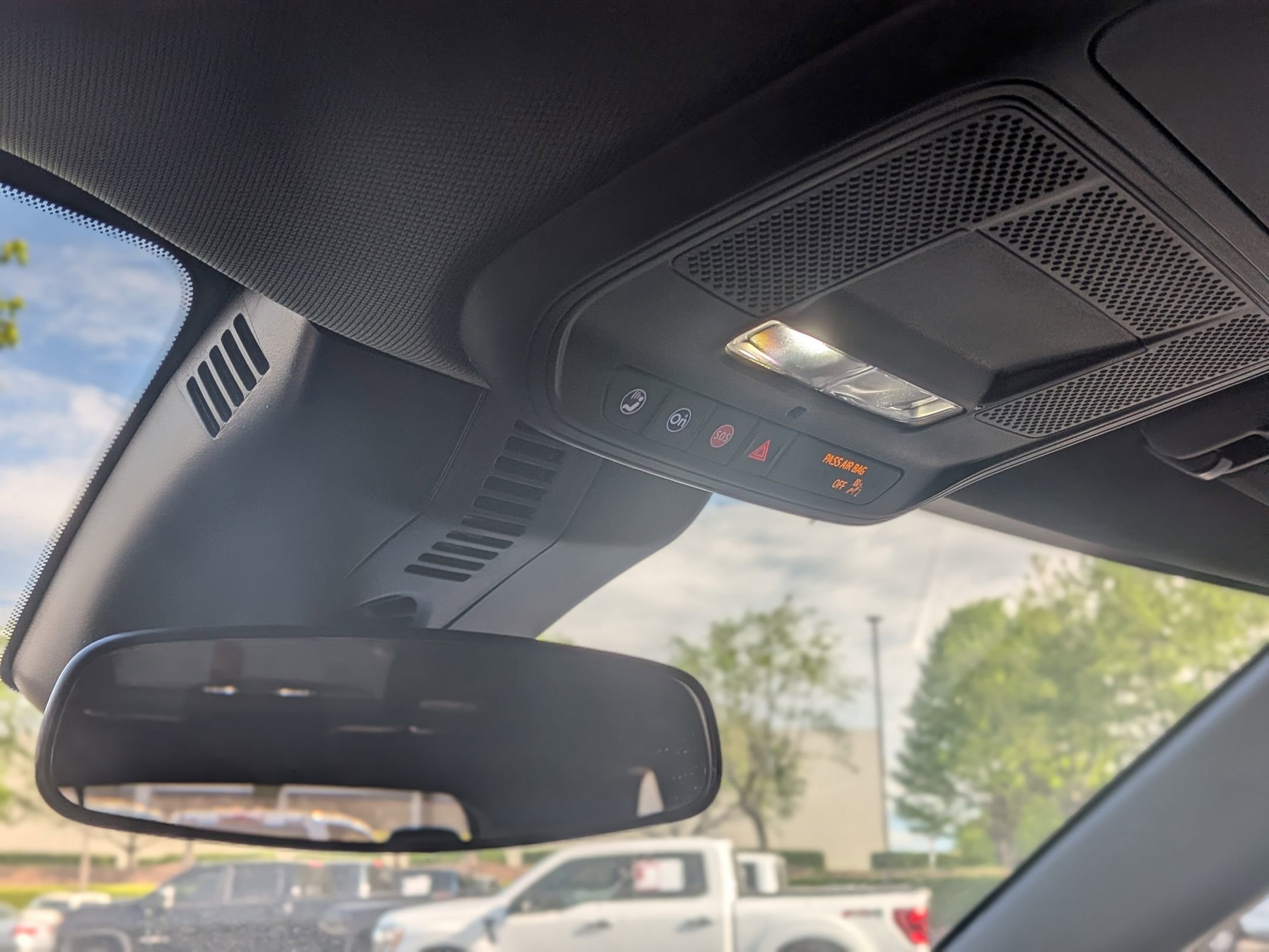 Certified 2025 GMC Acadia Elevation AWD/4WD image 32