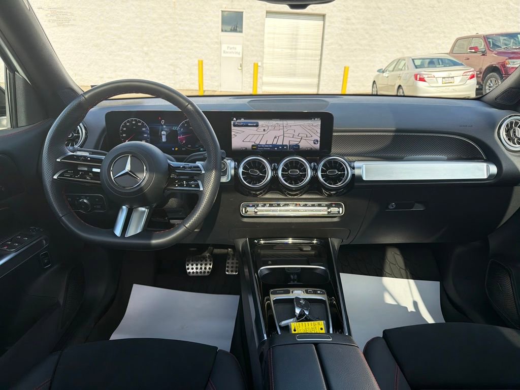 Used 2025 Mercedes-Benz GLB 250 GLB 250 image 12